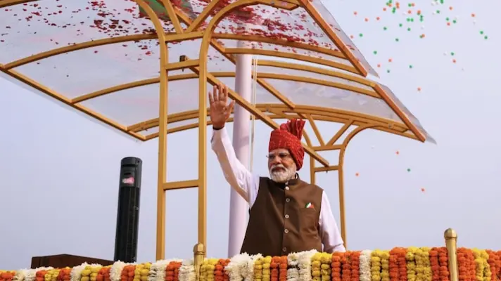 ਲਾਲ ਕਿਲ੍ਹੇ ਤੋਂ ਪ੍ਰਧਾਨ ਮੰਤਰੀ ਮੋਦੀ ਦੇ ਨੌਜਵਾਨਾਂ ਲਈ ਵੱਡੇ ਐਲਾਨ, ਮੁਫ਼ਤ ਆਨਲਾਈਨ ਕੋਚਿੰਗ ਨੈੱਟਵਰਕ ਅਤੇ 1 ਕਰੋੜ ਯੁਵਾਵਾਂ ਨੂੰ ਮਿਲੇਗੀ AI ਟ੍ਰੇਨਿੰਗ!