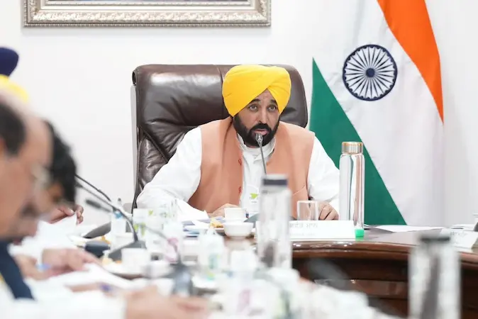 Punjab Cabinet Meeting : ਅੱਜ ਪੰਜਾਬ ਕੈਬਨਿਟ ਦੀ ਅਹਿਮ ਬੈਠਕ, ਮੁਲਾਜ਼ਮਾਂ ਦੇ ਡੀਏ, ਨਵੀਆਂ ਭਰਤੀਆਂ ਤੇ ਕਿਸਾਨੀ ਮਸਲਿਆਂ 'ਤੇ ਵੱਡੇ ਲੋਕ-ਭਲਾਈ ਫ਼ੈਸਲਿਆਂ ਦੀ ਉਮੀਦ!