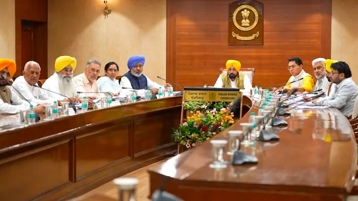  ਪੰਜਾਬ ਕੈਬਨਿਟ ਮੀਟਿੰਗ 'ਚ ਵੱਡੇ ਫ਼ੈਸਲੇ, ਝੋਨੇ ਦੀ ਖ਼ਰੀਦ ਲਈ ਮਿਲਿੰਗ ਤੇ ਟਰਾਂਸਪੋਰਟ ਨੀਤੀਆਂ ਮਨਜ਼ੂਰ, 80 ਡੈਂਟਲ ਮੈਡੀਕਲ ਅਫ਼ਸਰਾਂ ਸਮੇਤ ਸਿਹਤ ਵਿਭਾਗ 'ਚ ਨਵੀਆਂ ਭਰਤੀਆਂ ਨੂੰ ਹਰੀ ਝੰਡੀ!