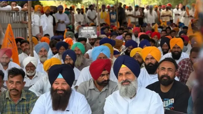 ਪੰਜਾਬ 'ਚ ਬਿਜਲੀ ਸੰਕਟ ਖ਼ਿਲਾਫ਼ ਸ਼੍ਰੋਮਣੀ ਅਕਾਲੀ ਦਲ ਦਾ ਸੂਬਾ ਪੱਧਰੀ ਹੱਲਾ-ਬੋਲ,  ਬਿਕਰਮਜੀਤ ਸਿੰਘ ਮਜੀਠੀਆ ਸਮੇਤ ਸਮੁੱਚੀ ਲੀਡਰਸ਼ਿਪ ਸੜਕਾਂ 'ਤੇ ਉੱਤਰੀ, ਮਾਨ ਸਰਕਾਰ 'ਤੇ ਸਾਧਿਆ ਤਿੱਖਾ ਨਿਸ਼ਾਨਾ!