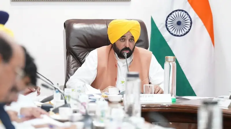 Major grain storage crisis in Punjab, CM Bhagwant Mann asks Centre to immediately move 21 lakh tonnes of rice and wheat, fears hit to new paddy procurement!